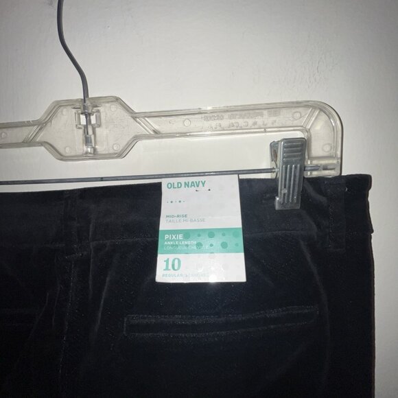 Old Navy Mid Rise Pixie Ankle Length Velvet Pants Size 10 Solid Black with Tags - Picture 4 of 9